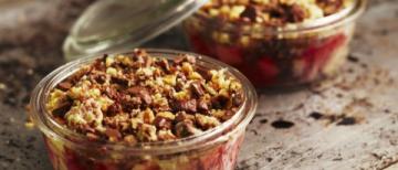 Crumble pommes bananes framboises au chocolat