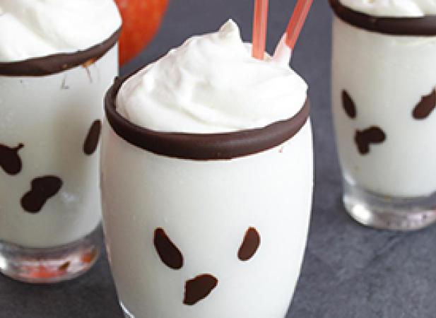 Milkshake fantômes d'Halloween au chocolat blanc