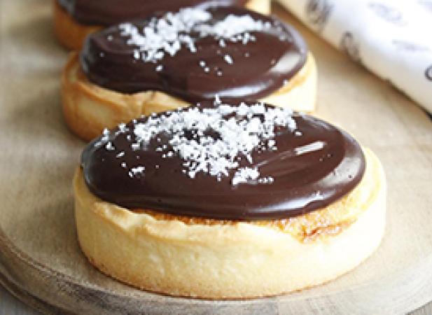 Tartelettes flan coco et ganache au chocolat Noir Absolu